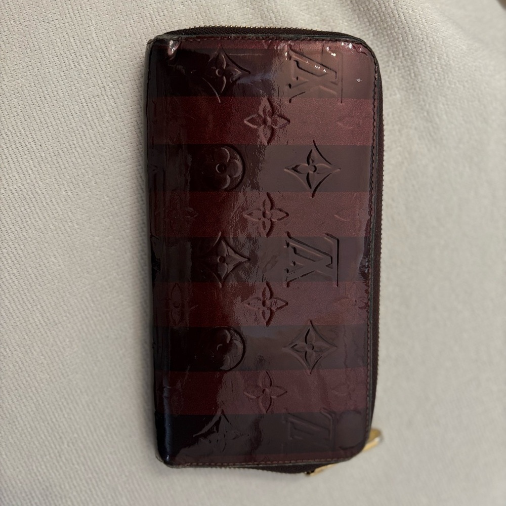 Louis Vuitton stripped rayures amarante and griotte monogram vernis zippy wallet